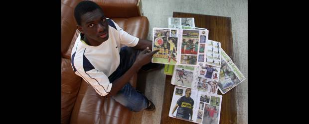 Mundial graduó a Róbinson de coleccionista | Manuel Saldarriaga | El sueño de Róbinson Rengifo es presentar en biblioteca su colección, basada en recortes de prensa, sobre el Mundial juvenil y el fútbol internacional.