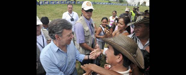Corrupción facilitó robo de 700 mil hectáreas: Santos | Cortesía | Durante la entrega al Incoder de la finca Las Catas, en Ayapel, que se destinará a 304 familias desplazadas, el presidente Juan Manuel Santos indicó que la meta del Gobierno es formalizar 3,5 millones de hectáreas en lo que queda de gobierno, "bien sea por titularización o por restitución de tierras".