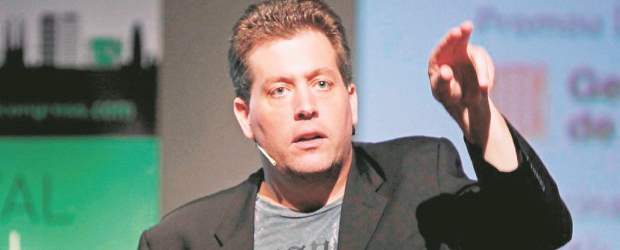 Más comunicación y menos expertos | Cortesía | En Twitter puede encontrarse como @petershankman. Cuenta con más de 111 mil seguidores y dice que está dispuesto a atender las dudas y preguntas de quienes busquen información.
