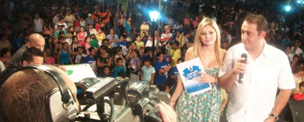 Cortesía | En la presentación de este nuevo programa concurso están Elizabeth Montoya y Juan Carlos Duque.