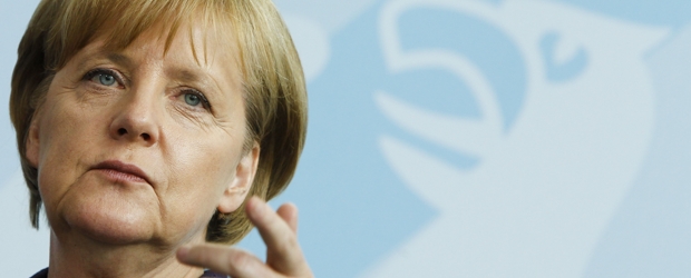 Izquierda acusó a Angela Merkel de violar la Constitución |