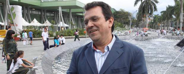 Cientos de nombres y un solo apoyo a Salazar | Archivo, Edwin Bustamante | Las acusaciones contra el alcalde Salazar surgieron luego de que señalara supuestos nexos de la campaña de Luis Pérez con la delincuencia, que podían comprometer el proceso electoral. Sigue abierta la convocatoria para quienes deseen expresar su apoyo al mandatario en el correo redaccion@elcolombiano.com.co