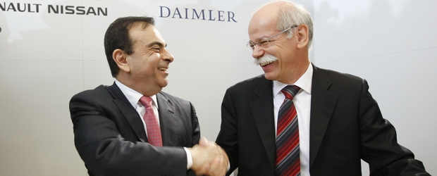 El presidente de Renault SA y Nissan Motor Co., Carlos Ghosn, a la izquierda, y el presidente de Daimler AG, Dieter Zetsche hablan después de firmar un acuerdo en Bruselas. | Reuters | El presidente de Renault SA y Nissan Motor Co., Carlos Ghosn, a la izquierda, y el presidente de Daimler AG, Dieter Zetsche hablan después de firmar un acuerdo en Bruselas.