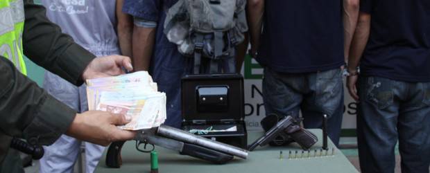 Cuatro hombres fueron detenidos tras robar 10 millones de pesos en el centro de Medellín | Cortesía | Los hombres detenidos quedaron a disposición de las autoridades.