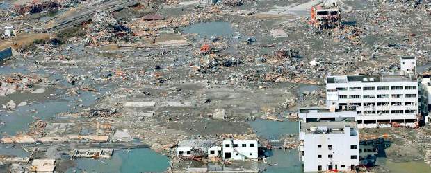Terremotos no hacen tras tras aquí y allá | Archivo | Los científicos concuerdan en que en la zona adyacente al epicentro se siguen presentando sismos de gran magnitud tras un gran terremoto. Foto en Japón.