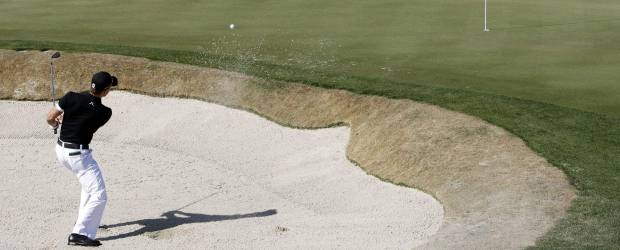 Hasta los Deseos, Hoyo Imposible de Villegas | Archivo | Dos golpes "diferentes" hará el colombiano Camilo Villegas. Acostumbrado a los verdes campos, esta vez retará a la ciudad, y con dos intentos en la Plaza Botero y otro en el Parque de los Deseos, dará un espectáculo en Medellín.