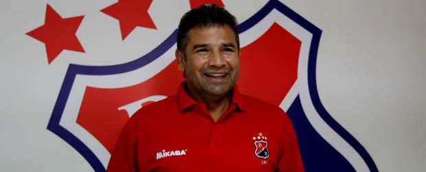 Berrío confía en cambiar el chip escarlata | Jaime Pérez | Guillermo Berrío destaca el buen trabajo de divisiones menores del DIM. Aspira a quedarse más tiempo que en el Huila, donde estuvo dos años y medio.