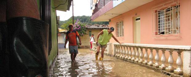 Alerta verde hospitalaria en Antioquia | Juan Diego Zapata | La creciente del río Cauca causó serias afectaciones en La Pintada.