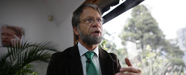 Partido Verde y Polo estudian acuerdo de alianza para segunda vuelta | AP | Antanas Mockus sacó, en primera vuelta, 3,120,716 de votos con el 99,7% de las mesas escrutadas.