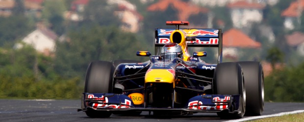 Red Bull y Ferrari continúan con su dominio | Reuters | El alemán Sebastian Vettel (Red Bull-Renault) marcó los mejores este viernes durante la jornada de entrenamientos libres.