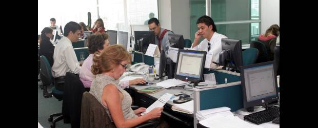 Cómo financiar vivienda con un leasing | | Para adquirir un leasing sólo hay que acercarse a una entidad autorizada por la Superintendencia Bancaria y cumplir con los requisitos exigidos. El contrato no tiene impuesto de timbre y los beneficios tributarios son muchos.