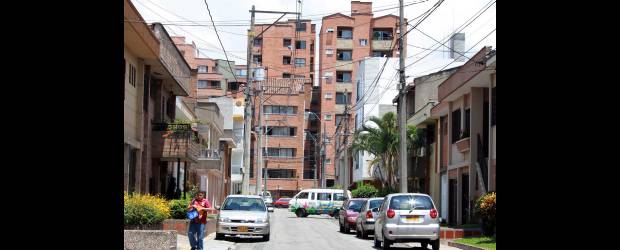 San Joaquín vive el mejor clima de Medellín | Róbinson Sáenz | En San Joaquín, edificios que funcionan como residencias estudiantiles quedaron anclados en medio de casas y casonas grandes. La cercanía de la UPB ha jalonado estas transformaciones.