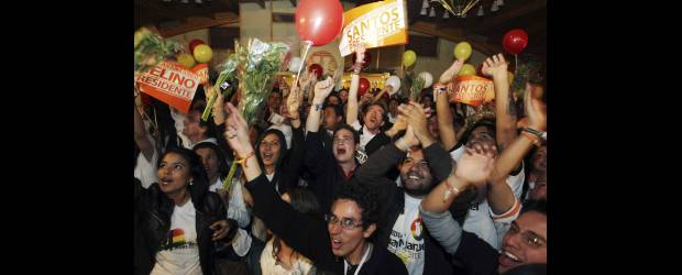 La U, camino a fortalecerse como partido | Colprensa | En Colombia estamos asistiendo a un momento ideal para reconformar partidos políticos. Estas elecciones le dan tanto a la U como a los verdes la oportunidad histórica de convertirse en partidos serios, cohesionados y tendrán que demostrar si quieren serlo de verdad, para fortalecer la democracia.