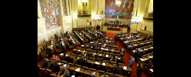 Pensando en plata arrancará el nuevo Congreso | Archivo | Los nuevos congresistas se encontrarán con proyectos sobre temas sociales como la reforma a la salud. También tendrá que estudiar la separación de los ministerios de Ambiente y Vivienda, Trabajo y Salud e Interior y Justicia.