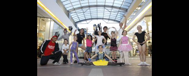 Hoy la danza será protagonista | Edwin Bustamante | Para esta primera edición de Oviedo es danza estarán 678 bailarines en escena, mostrando su trabajo desde la 1:00 hasta, más o menos, las 9:00 p.m. Son 65 presentaciones en total.