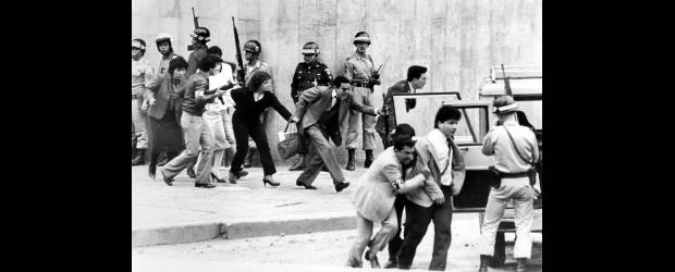 Narcos pagaron al M-19 por la toma del Palacio | Archivo | El informe Que cese el fuego registró que varios de los guerrilleros del M-19 se reunieron en diversas ocasiones con Pablo Escobar. Álvaro Fayad sucedió en la dirección del M-19 a Ospina en 1985 y continuaron los encuentros.