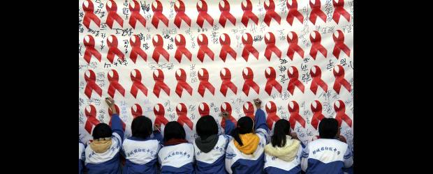 Sida: 865 seropositivos este año en Antioquia | AP | Falta educación y conciencia en las personas, muchas creen que con compartir ciertas actividades con un infectado pueden contraer la enfermedad. Incluso, el mito de que los zancudos pueden contagiar es eso, un mito.