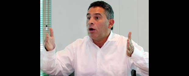 Quiero ser el candidato de la gente: Hoyos | Archivo | Hoyos Ruiz aseguró que aunque piensa en su precandidatura a la Gobernación, tiene grandes compromisos con Augura. Para abril está programada la asamblea anual y están pendientes convenios con Holanda y Estados Unidos.