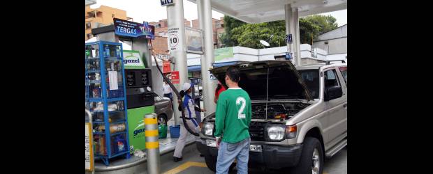 El gas vehicular avanza en Colombia | | Más economía y también un combustible más limpio con el medio ambiente son las ventajas que impulsan en los propietarios de vehículos la elección del gas natural vehicular como combustible para sus carros.