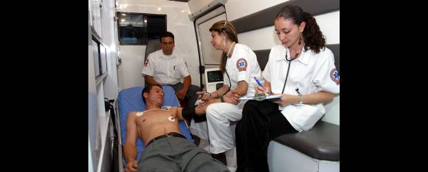 Nuevo dueño de EMI expandirá la marca en Latinoamérica | Archivo | El modelo de EMI funciona a través de afiliaciones. La compañía opera 250 ambulancias, tiene 3.200 empleados y convenios de servicio con 10 clínicas.
