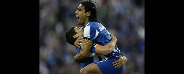 Firma de Falcao lo acerca a los 'grandes' | Archivo | Radamel Falcao García cambió de representante y ahora está con Jorge Mendes, hombre cercano al Real Madrid y al Chelsea. Uno de estos sería su nuevo club.