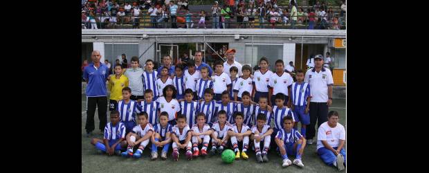 Envigado es el rey de Copa Cipa | Manuel Saldarriaga | Envigado Efisae-Repsol venció ayer 2-0 a Arco Zaragoza en la final de la Copa Cipa que recreó este año a 900 chicos.