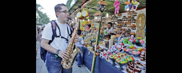Trabajo hecho a mano en la Feria Nacional de Artesanías |
