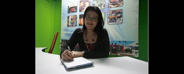 Deisy se forma para servir con calidad |