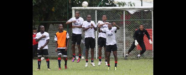 Con voluntad y ganas, el DIM saldría del fondo | Hernán Vanegas | Tantas horas de entrenamiento no puede quedar en vano. El Medellín debe corresponder a su historia y a una afición que en las últimas temporadas solo ha recibido sinsabores. Es tiempo de cambio.