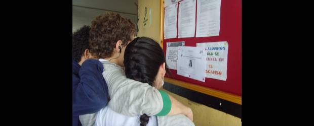 Sicario apagó vida de colegiala embarazada | Nelson Mata Colorado | Estudiantes de la institución educativa Concejo de Itagüí se enteraron ayer del asesinato de su compañera. Entre las clases hubo un momento para reflexionar por este nuevo episodio de violencia que enluta al plantel y a la comunidad.