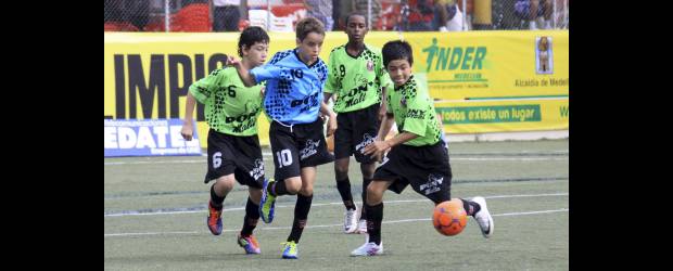 Viene la dicha de los octavos de final | Juan Fernando Cano | Fátima aseguró ayer su paso a los octavos de final goleando al equipo Unión Girardot de Cundinamarca. Como segundo del grupo se medirá en octavos a Los Alcázares, que fue primero del grupo A.