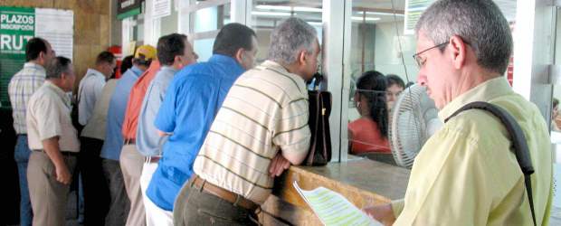 El del Rut: otro trámite que cambió | Archivo | De acuerdo con el director regional de la Dian, el poder para tramitar el Rut, únicamente, podrá ser entregado a un abogado o al representante legal de la empresa mediante escritura pública.