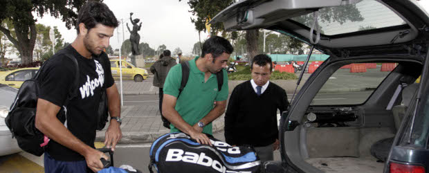 “Se perdió demasiada energía”: Pablo González | Colprensa | Los tenistas Robert Farah y Juán Sebastian Cabal, a su arribo a Colombia luego de su participación en la Copa Davis frente a Uruguay.