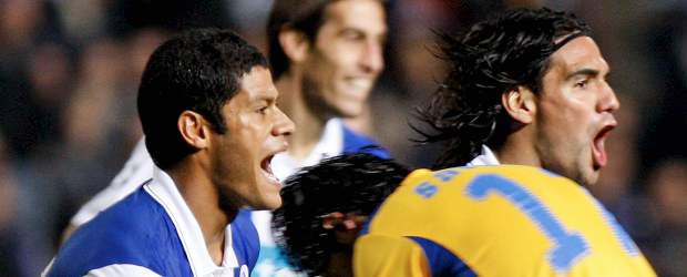 Falcao y Hulk son las claves del Porto para enfrentar al Braga | Archivo | El colombiano Radamel Falcao y el brasileño Hulk, las grandes estrellas del Porto, se enfrentan a la disciplina y el rigor táctico del Braga, el mata-gigantes europeo que sobresale por su intensidad defensiva.