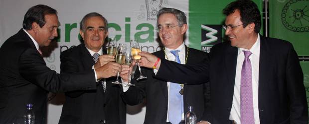 Los 15 del metro, un orgullo para los antioqueños | Julio César Herrera | El gobernador de Antioquia, Luis Alfredo Ramos, el gerente del Metro, Ramiro Márquez, el expresidente Álvaro Uribe y el alcalde de Medellín, Alonso Salazar, brindaron por el metro.