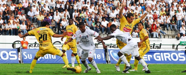 Once Caldas derrotó 2-1 al Huila y clasificó a la semifinal | Colprensa | Once Caldas venció dos a uno al Huila y se metió en los cuadrangulares semifinales de la Liga Postobón II.