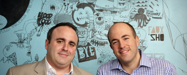 MySpace prepara remodelación para recuperar popularidad | AP | Mike Jones (a la derecha en la foto), que asumió el cargo de copresidente el mes pasado junto con Jason Hirschhorn, dijo que incluso dentro de MySpace algunos empleados han perdido las ganas de seguir luchando.