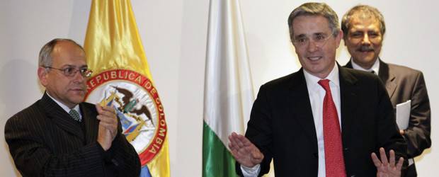 Uribe respalda el trabajo de Santos | Colprensa | El ex presidente Álvaro Uribe fue ovacionado en varias ocasiones.