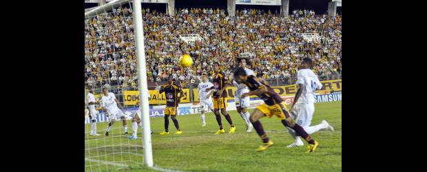 El Vinotinto y oro es el escolta del Real Cartagena, tras su empate con el Once Caldas, en el partido que fue pospuesto de la quinta jornada, por la emergencia hospitalaria de Ibagué. | Colprensa | El Vinotinto y oro es el escolta del Real Cartagena, tras su empate con el Once Caldas, en el partido que fue pospuesto de la quinta jornada, por la emergencia hospitalaria de Ibagué.