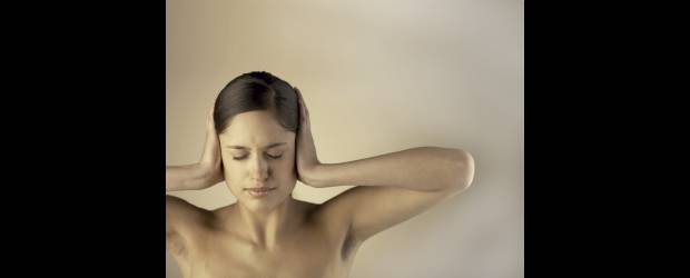 El insoportable zumbido que taladra los oídos | Thinkstocks | La música alta en espacios cerrados como discotecas, puede ser perniciosa para los oídos y provocar tinnitus. Lo importante es que un especialista identifique el zumbido para determinar cuál es el procedimiento para tratar de eliminarlo.
