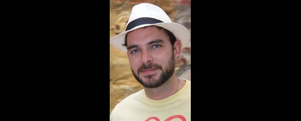 Manolo en la piel de un gay enamorado | Colprensa | Contracorriente sucede en Cabo Blanco, un pueblo en la costa norte del Perú. Manolo interpreta a un pintor ermitaño que se enamora de un pescador.