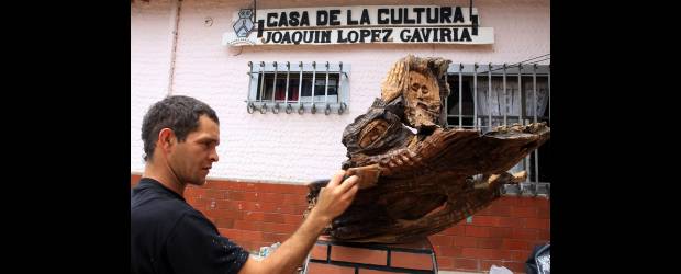 Música, arte y mucha fiesta | Róbinson Sáenz, Enviado Especial Pueblorrico | Ayer hubo mucho movimiento en la Casa de la Cultura. La idea era dejar el montaje de la muestra artesanal que se verá en las Fiestas del Guayabo.