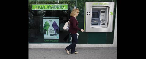 Bolsas caen por España | Reuters, Madrid | La inquietud que tienen los inversionistas internacionales es que España pueda entrar en problemas fiscales mucho más fuertes.