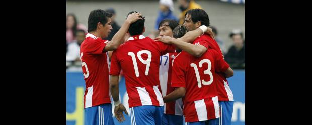 Cabañas es ejemplo paraguayo | Patrick Kraemer, AP-Suiza | El presidente de Paraguay, Fernando Lugo, le pidió a la Selección que tome como ejemplo a Salvador Cabañas, quien se repone de una gran adversidad.