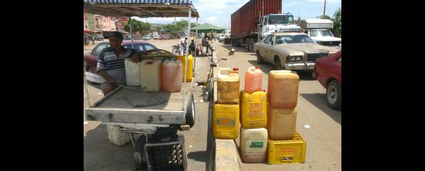 Reyes y súbditos | Archivo |