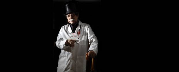 Tiberio se jugó las cartas por la medicina | David Sánchez | Tiberio Álvarez Echeverri fundó el museo de la fotografía Médica en Antioquia que incluye una colección de más de tres mil fotografías.