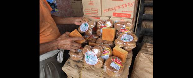 El sabor de la panela se viste con nuevo traje | Donaldo Zuluaga | Este declive en el consumo, sumado a las exigencias económicas para los paneleros, han puesto en riesgo la estabilidad de un millón de personas que dependen de la producción.