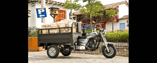 AKT presentó su motocarro | | Para la ciudad y el campo este vehículo es una solución económica.