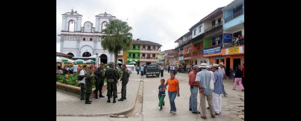 Anorí está a luz de vela desde hace nueve días | Archivo | El acueducto de Anorí también se ha visto afectado por la falta de energía. En las veredas Guayabal y Soledad siguen los operativos para restablecer el servicio.