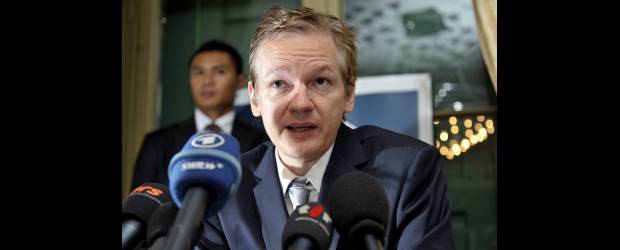 Assange: sin escapatoria | AP, Suiza | Julian Assange, un australiano de 39 años cuyo sitio web WikiLeaks creó un escándalo internacional al filtrar miles de cables diplomáticos estadounidenses, enfrenta una investigación en Suecia por supuestos delitos sexuales, que ha rechazado.